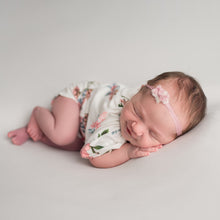 Load image into Gallery viewer, Newborn Photography Prop | Newborn Headbands | Canadian Newborn Photography Prop
