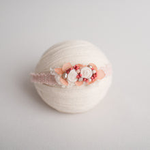 Load image into Gallery viewer, Newborn Photography Prop | Newborn Headbands | Canadian Newborn Photography Prop