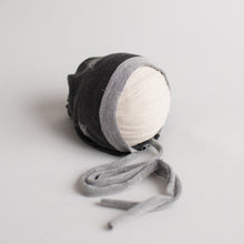 Load image into Gallery viewer, Newborn Photography Prop | Newborn Bonnet | Canadian Newborn Photography Prop