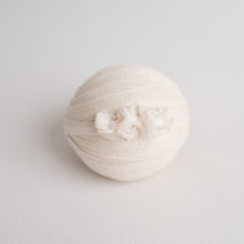 Load image into Gallery viewer, Newborn Photography Prop | Newborn Headbands | Canadian Newborn Photography Prop