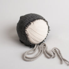 Load image into Gallery viewer, Oak Bonnet | Raw Edge Bonnet