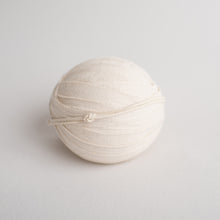 Load image into Gallery viewer, Newborn Photography Prop | Newborn Headbands | Canadian Newborn Photography Prop