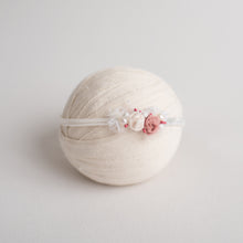 Load image into Gallery viewer, Newborn Photography Prop | Newborn Headbands | Canadian Newborn Photography Prop