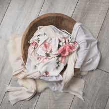 Load image into Gallery viewer, Twin set: Serena Set | Floral Romper Set