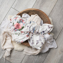 Load image into Gallery viewer, Twin set: Serena Set | Floral Romper Set