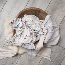 Load image into Gallery viewer, Twin set: Serena Set | Floral Romper Set