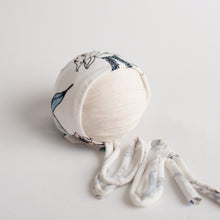 Load image into Gallery viewer, Newborn Photography Prop | Newborn Bonnet | Canadian Newborn Photography Prop