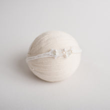 Load image into Gallery viewer, Newborn Photography Prop | Newborn Headbands | Canadian Newborn Photography Prop