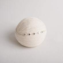 Load image into Gallery viewer, Newborn Photography Prop | Newborn Headbands | Canadian Newborn Photography Prop